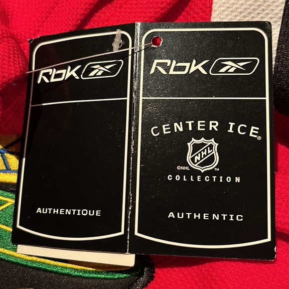 Chicago Blackhawks Toews Jersey - Picture 7 of 8